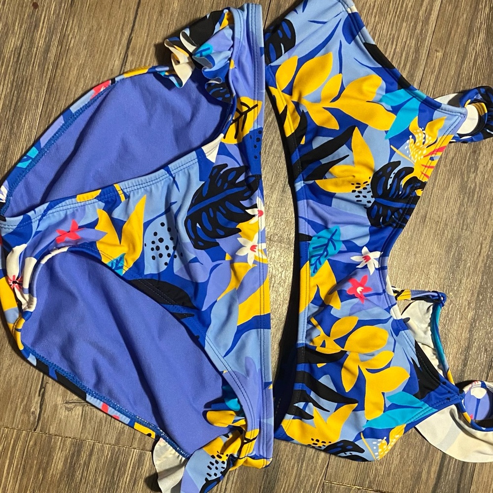 super cute bikini set, very comfy and cute